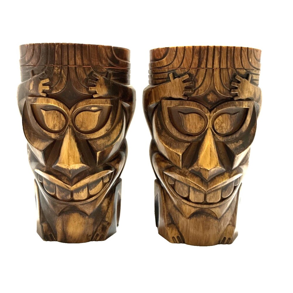 Universal Studios Tiki Plastic Cups Isla Nu-Bar/Memorabilia/12 oz  Set Of 2